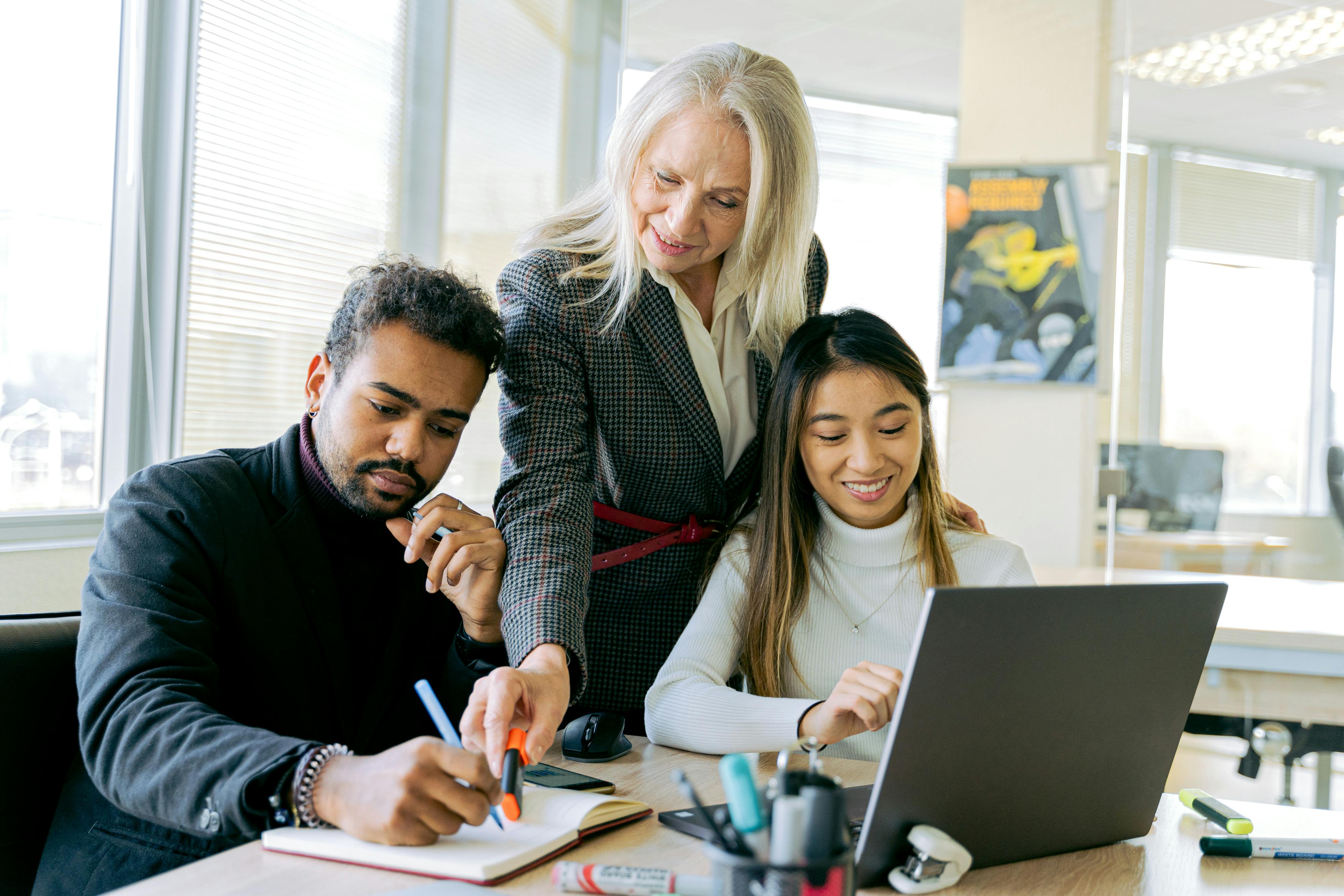 A woman interacting with her students | Source: Pexels