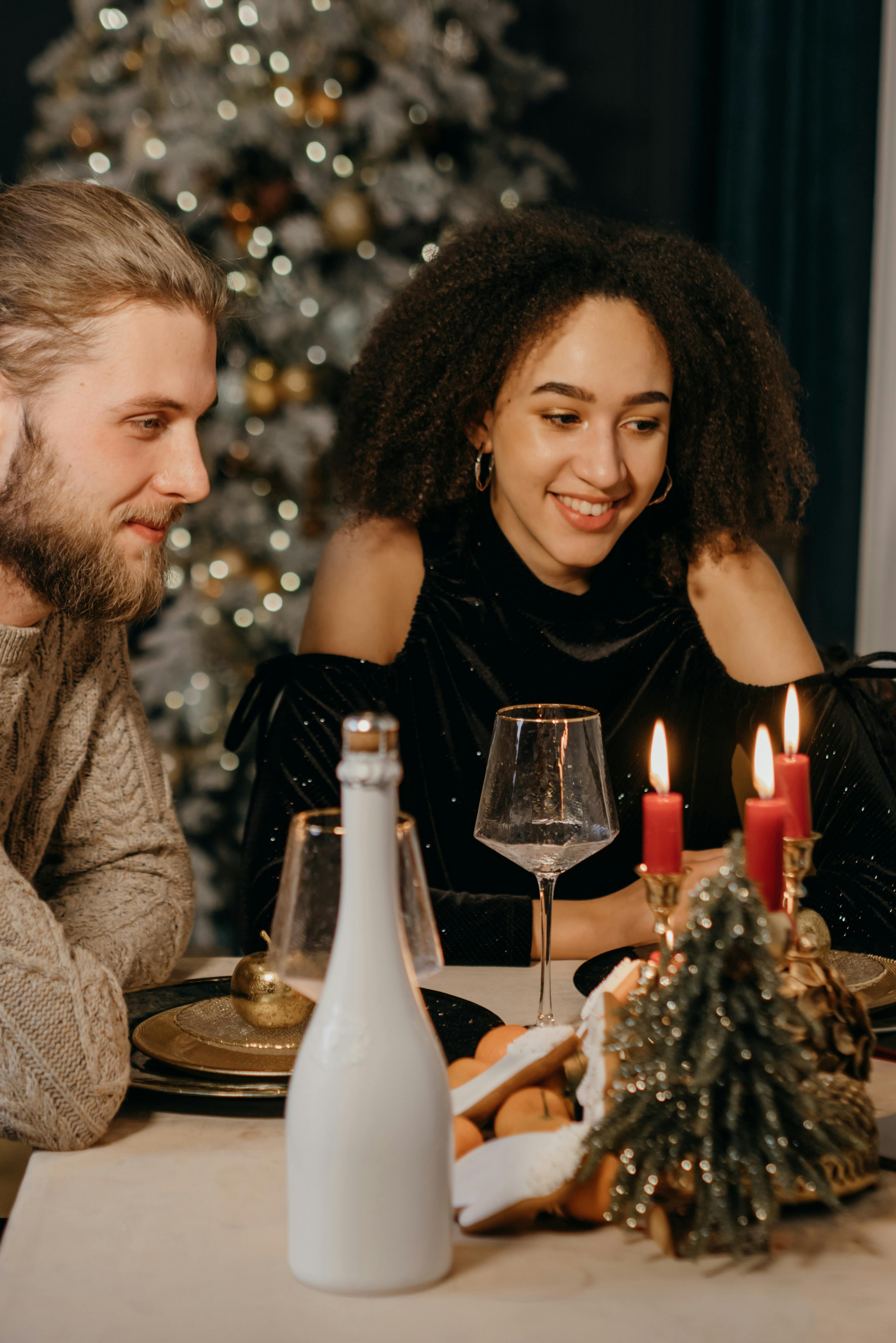 A couple having dinner | Source: Pexels