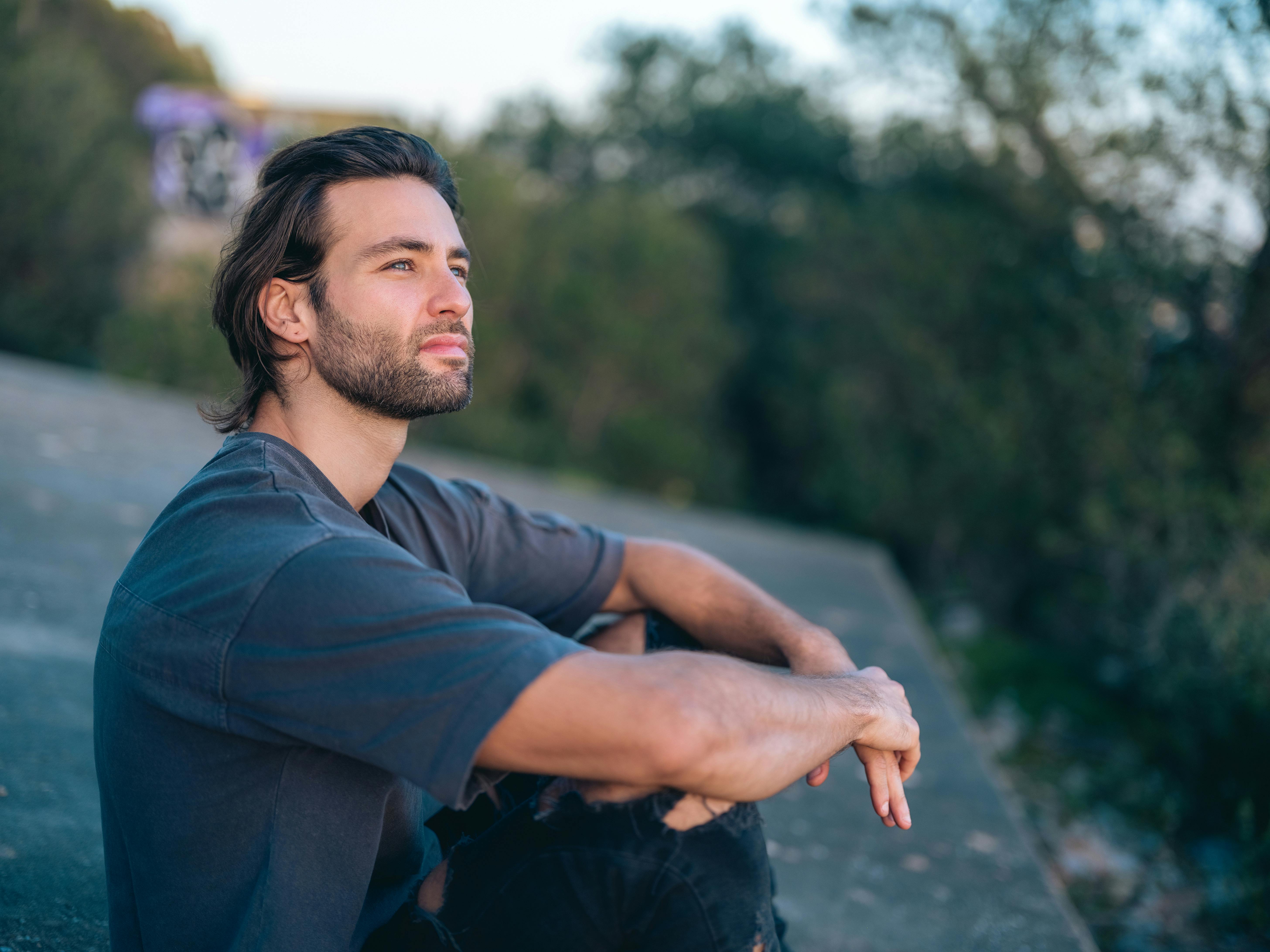 A man contemplating something | Source: Pexels